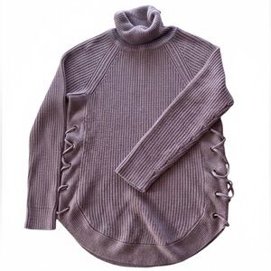 Dynamite Soft Lilac Purple Turtleneck Ribbed Knit Sweater Women’s Size Small